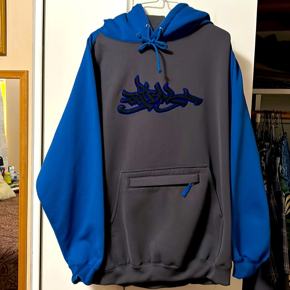 Tribal street wear hoody from the 90’ never worn size Lg